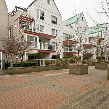 Balmoral Court photo 3