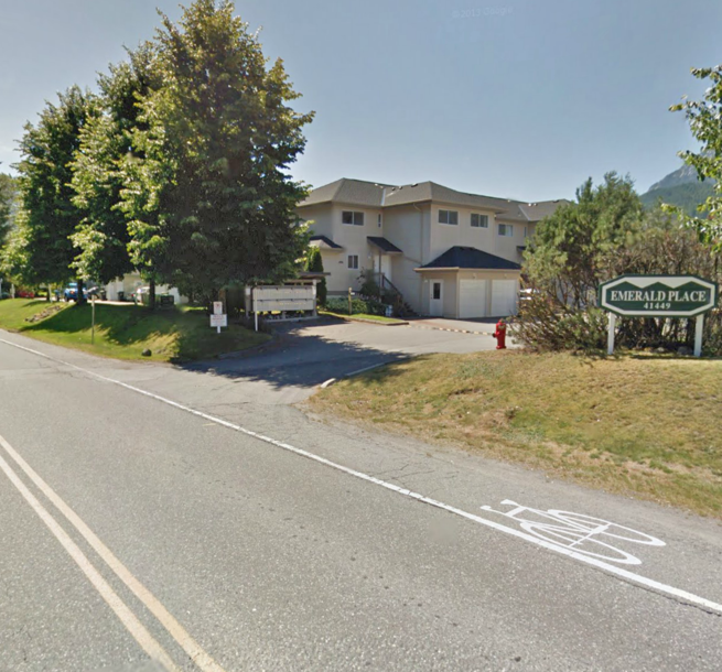 Photo 9 — click to view Emerald Place photo 9