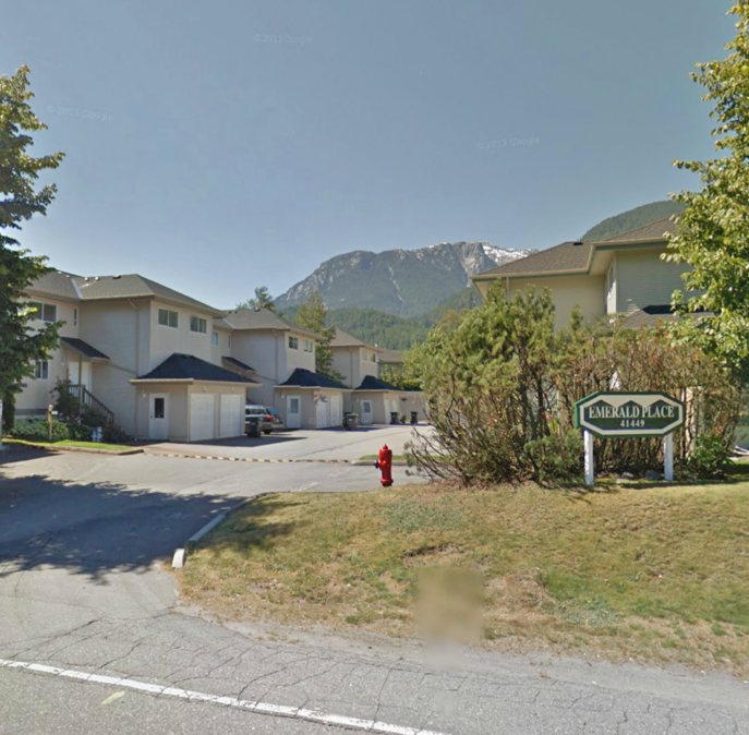 Photo 5 — click to view Emerald Place photo 5