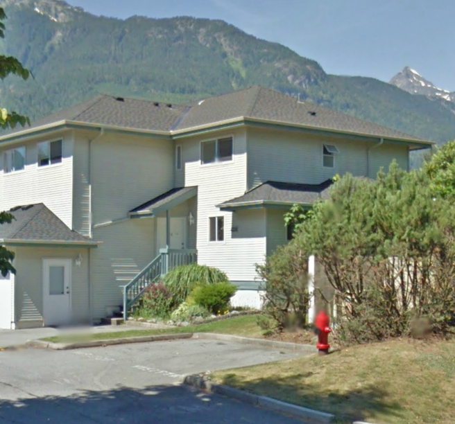 Photo 7 — click to view Emerald Place photo 7
