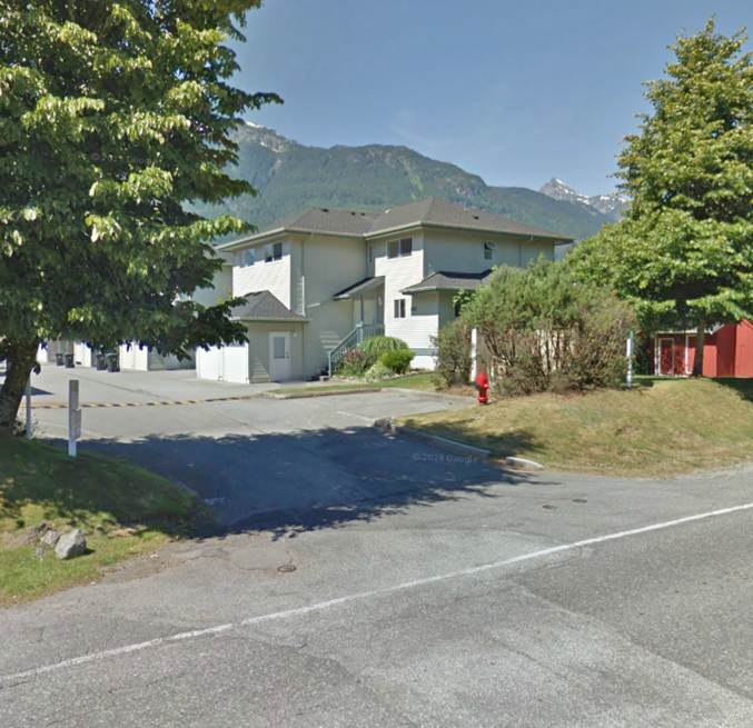 Photo 8 — click to view Emerald Place photo 8