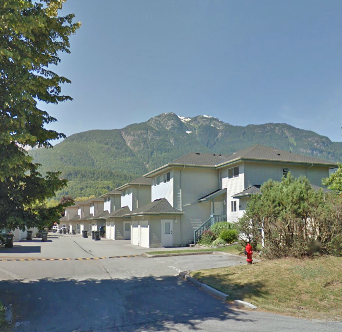 Photo 3 — click to view Emerald Place photo 3