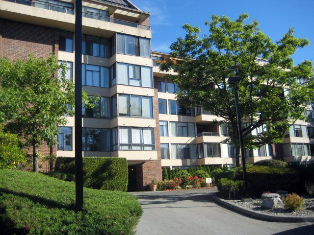 Photo 1 Arbutus Village photo 1