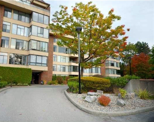 Photo 2 Arbutus Village photo 2