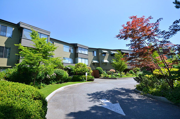 Photo 1 Arbutus Village photo 1