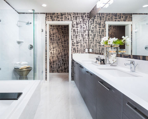 Photo 8 — click to view Colborne Lane photo 8
