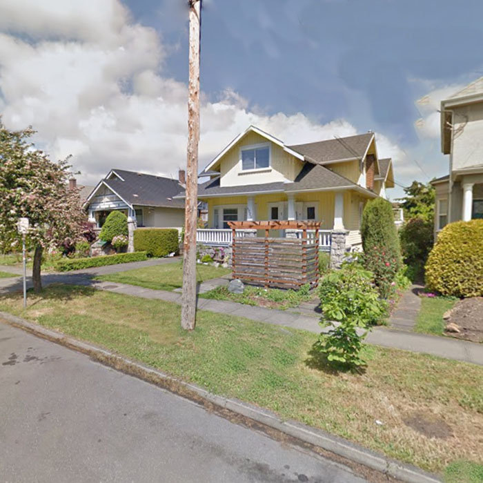 1020 Queens photo 3
