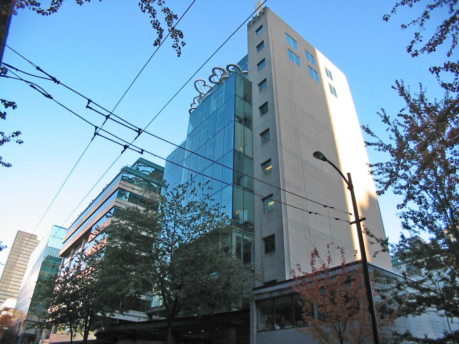Photo 2 938 Howe - Strata Office Building photo 2