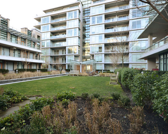 Kayak - Village on False Creek photo 7