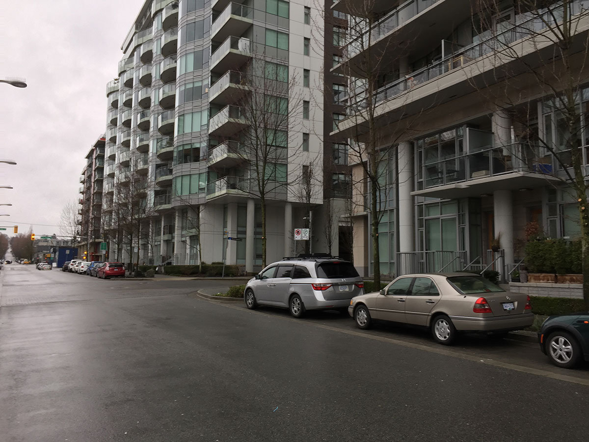 Kayak - Village on False Creek photo 6