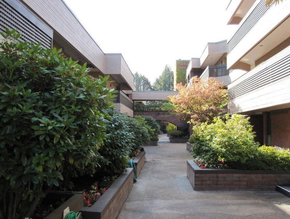 Photo 5 — click to view Wintergreen Place photo 5