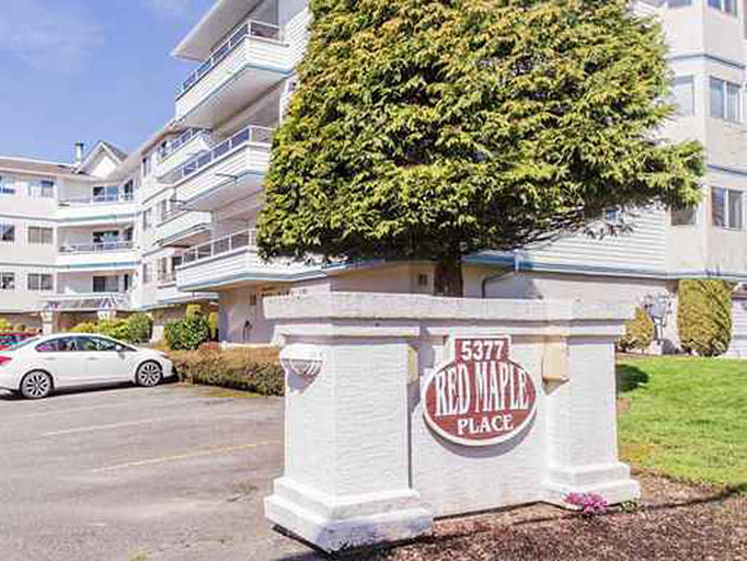 Photo 3 Red Maple Place photo 3