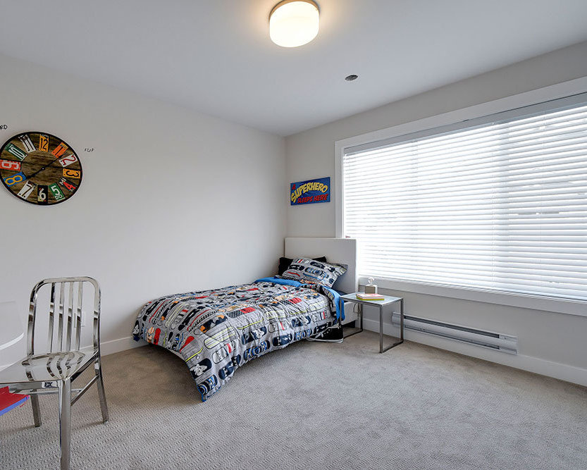 Photo 12 — click to view Mount Waddington Estates photo 12