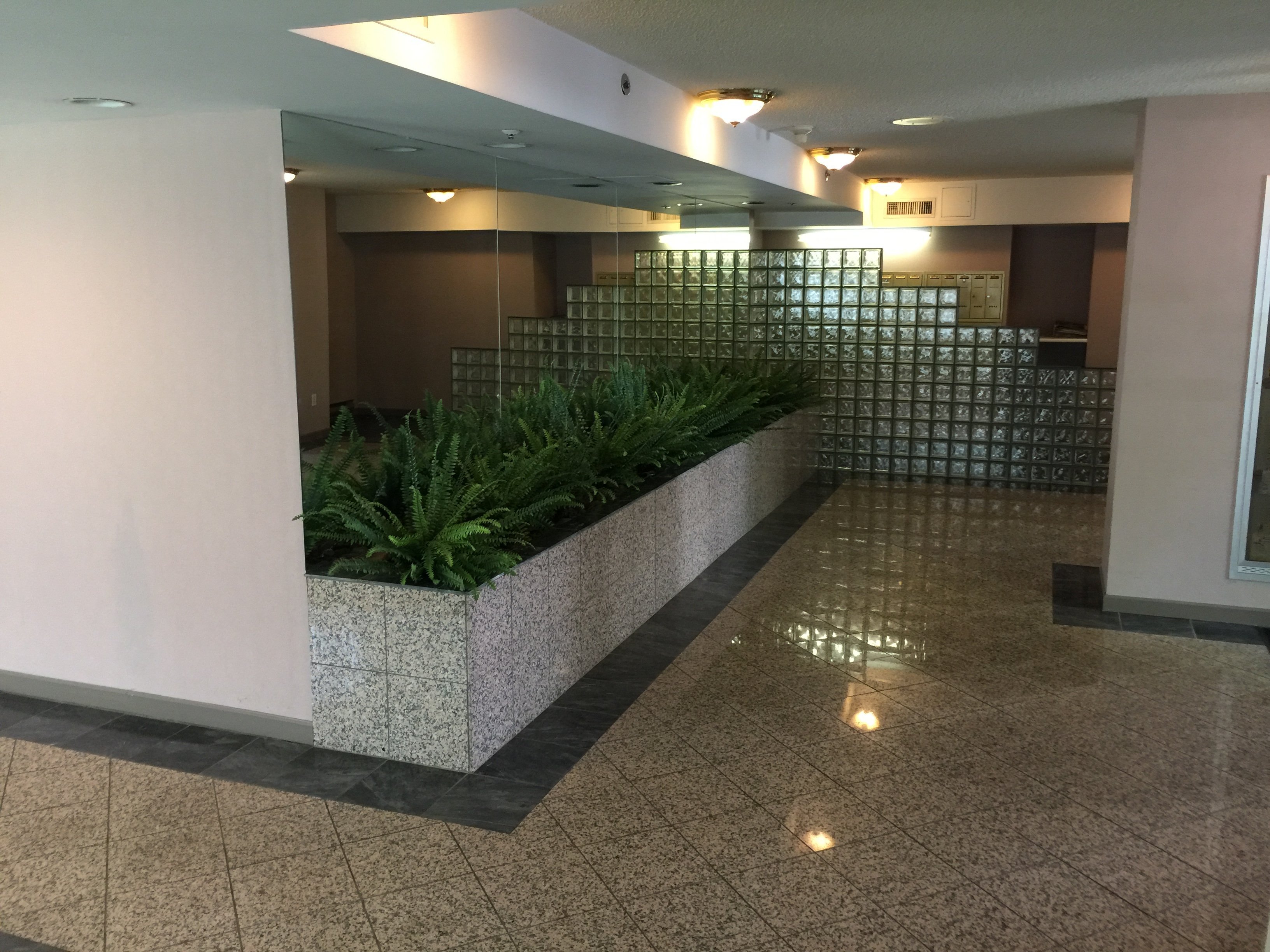 Photo 8 — click to view Harwood House photo 8