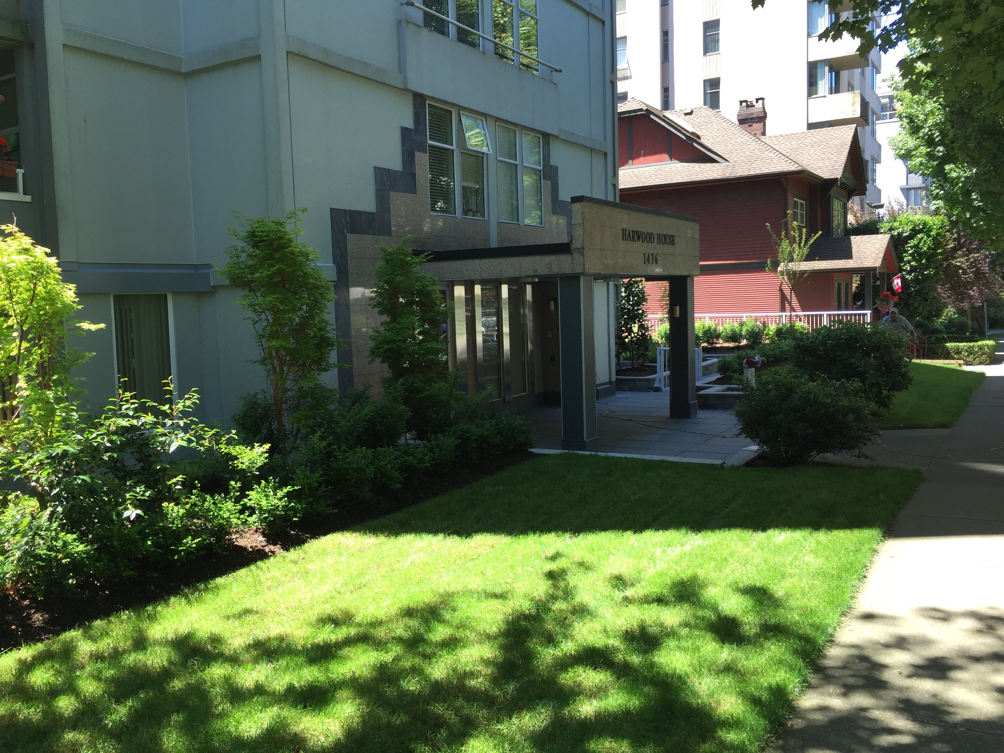 Photo 9 — click to view Harwood House photo 9