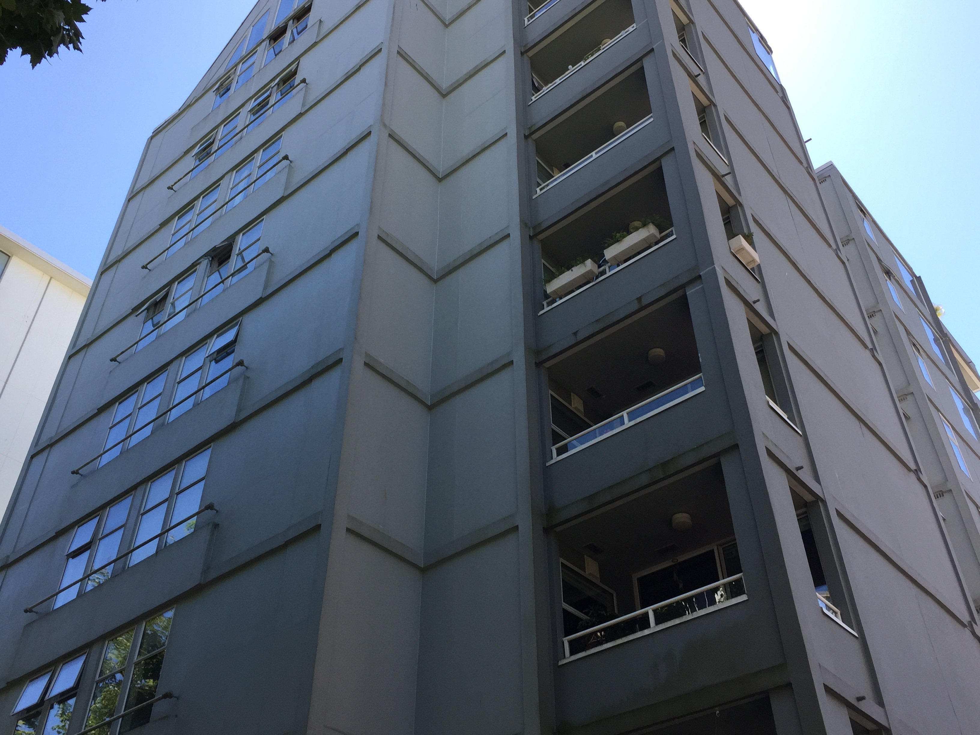 Photo 4 — click to view Harwood House photo 4