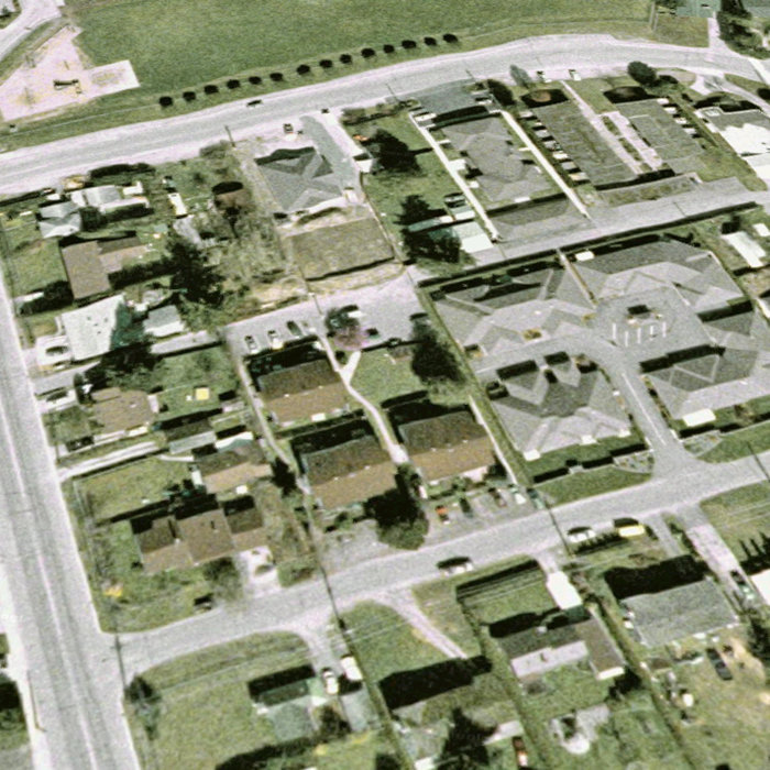 615 Douglas photo 5