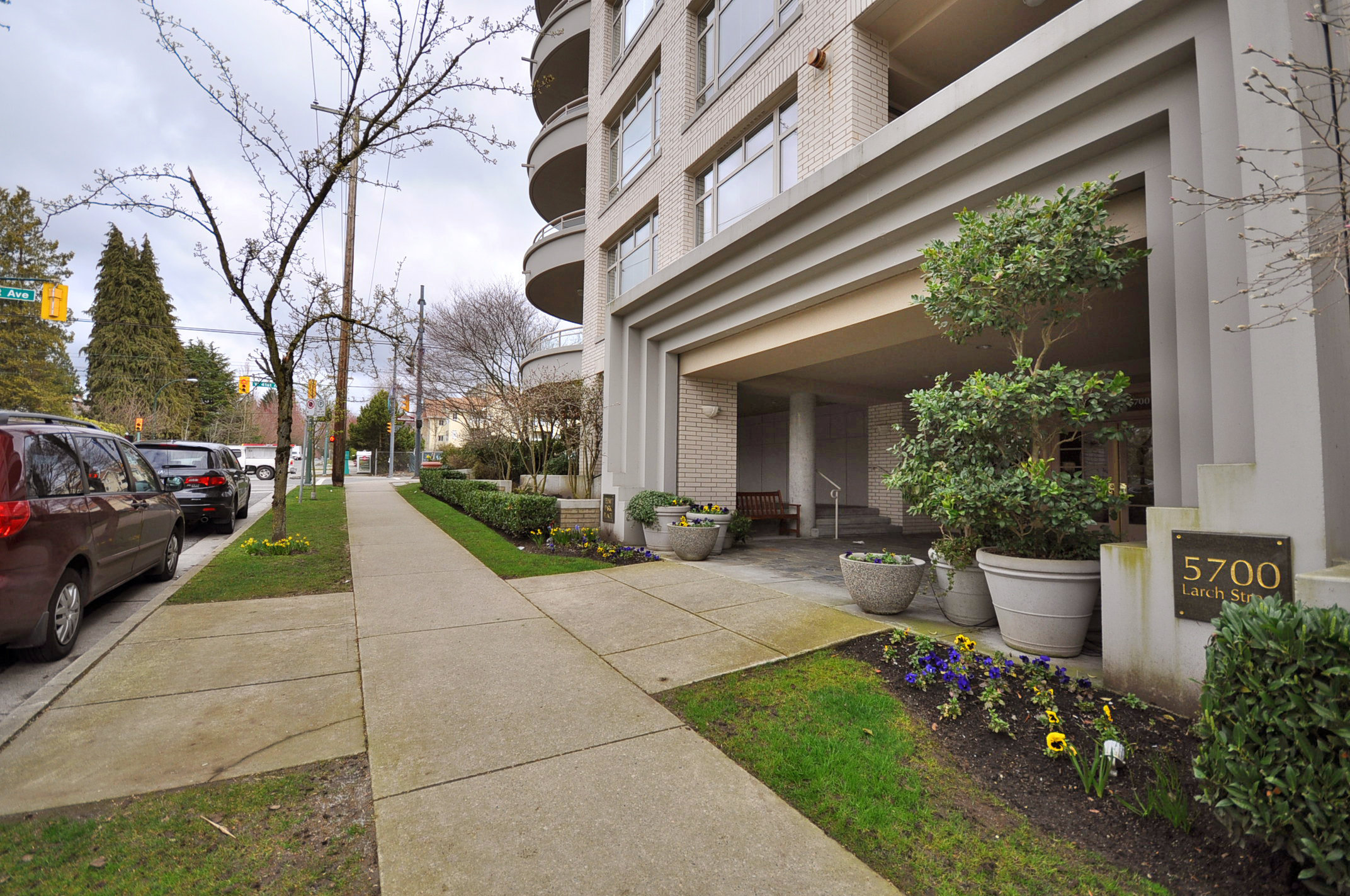 Elm Park Place photo 8