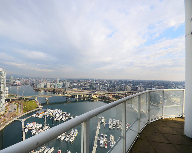 Photo 8 — click to view The Peninsula photo 8