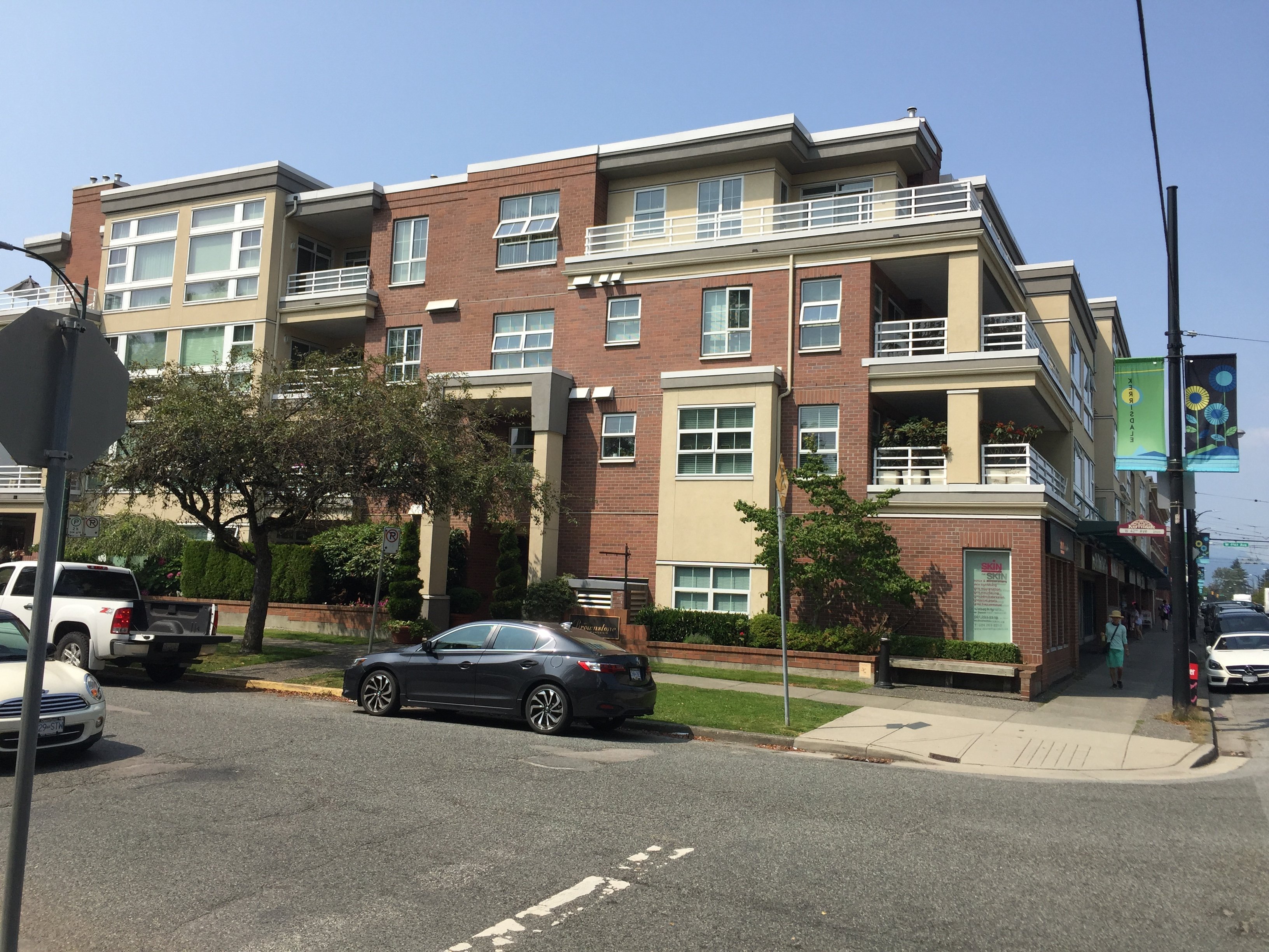 Photo 2 — click to view The Brownstone photo 2