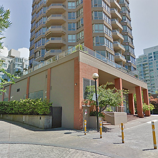 Photo 6 — click to view Seawalk North photo 6