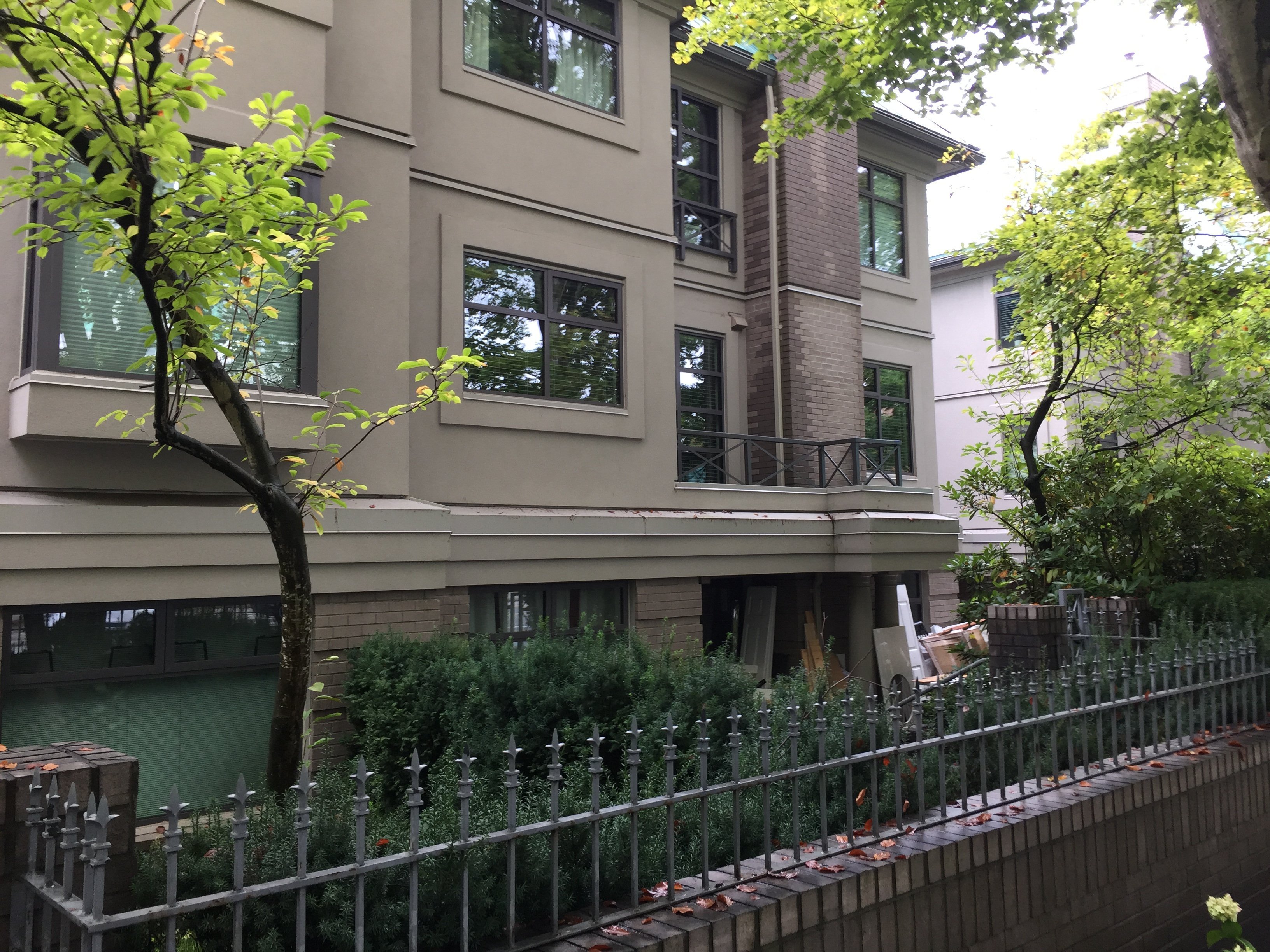 Photo 5 Connaught Gardens photo 5