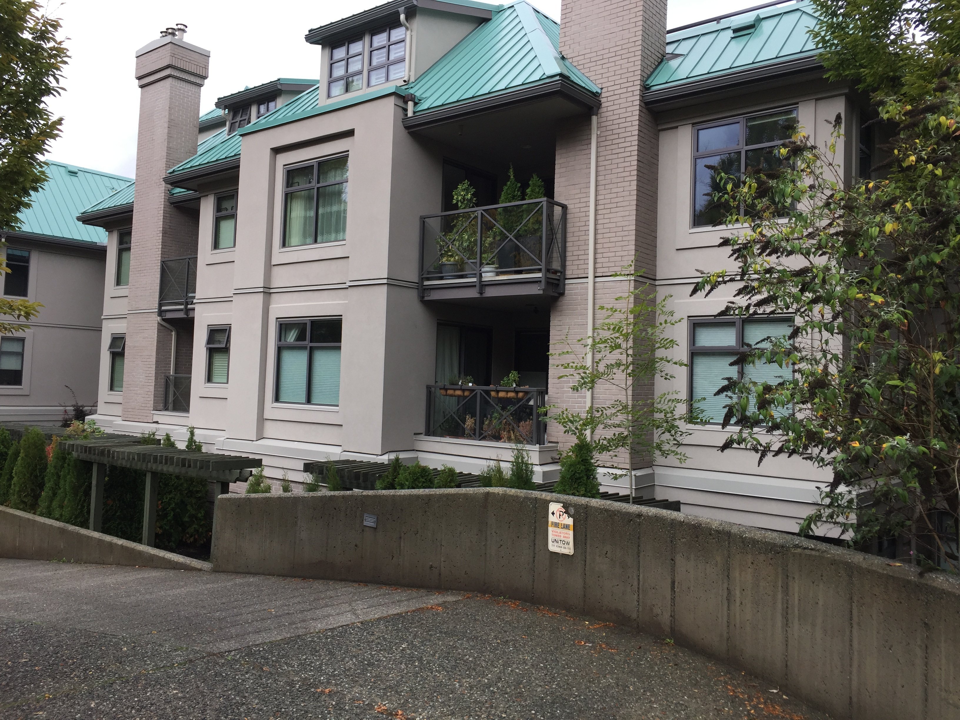 Photo 2 Connaught Gardens photo 2