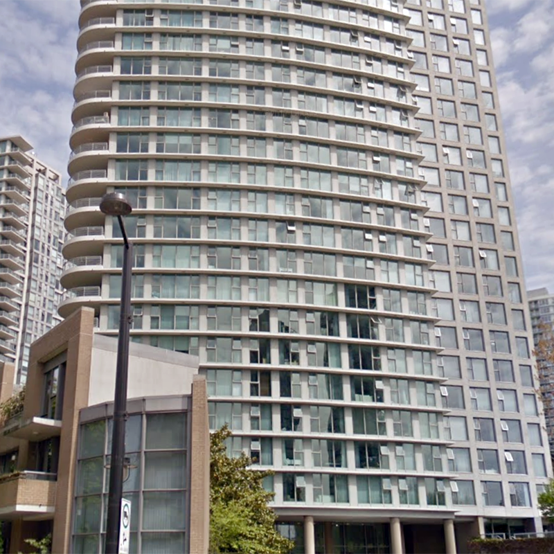 Landmark 33 photo 3