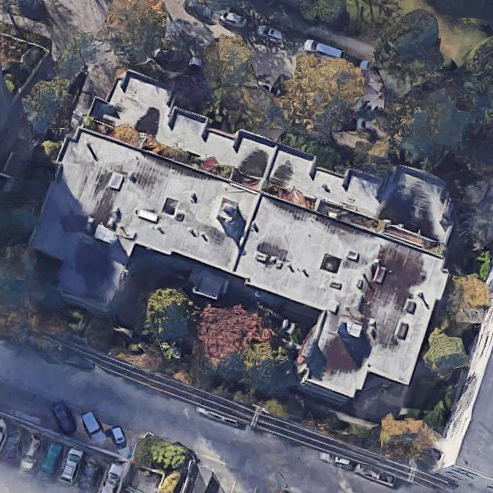 Photo 5 — click to view Vanier Court photo 5