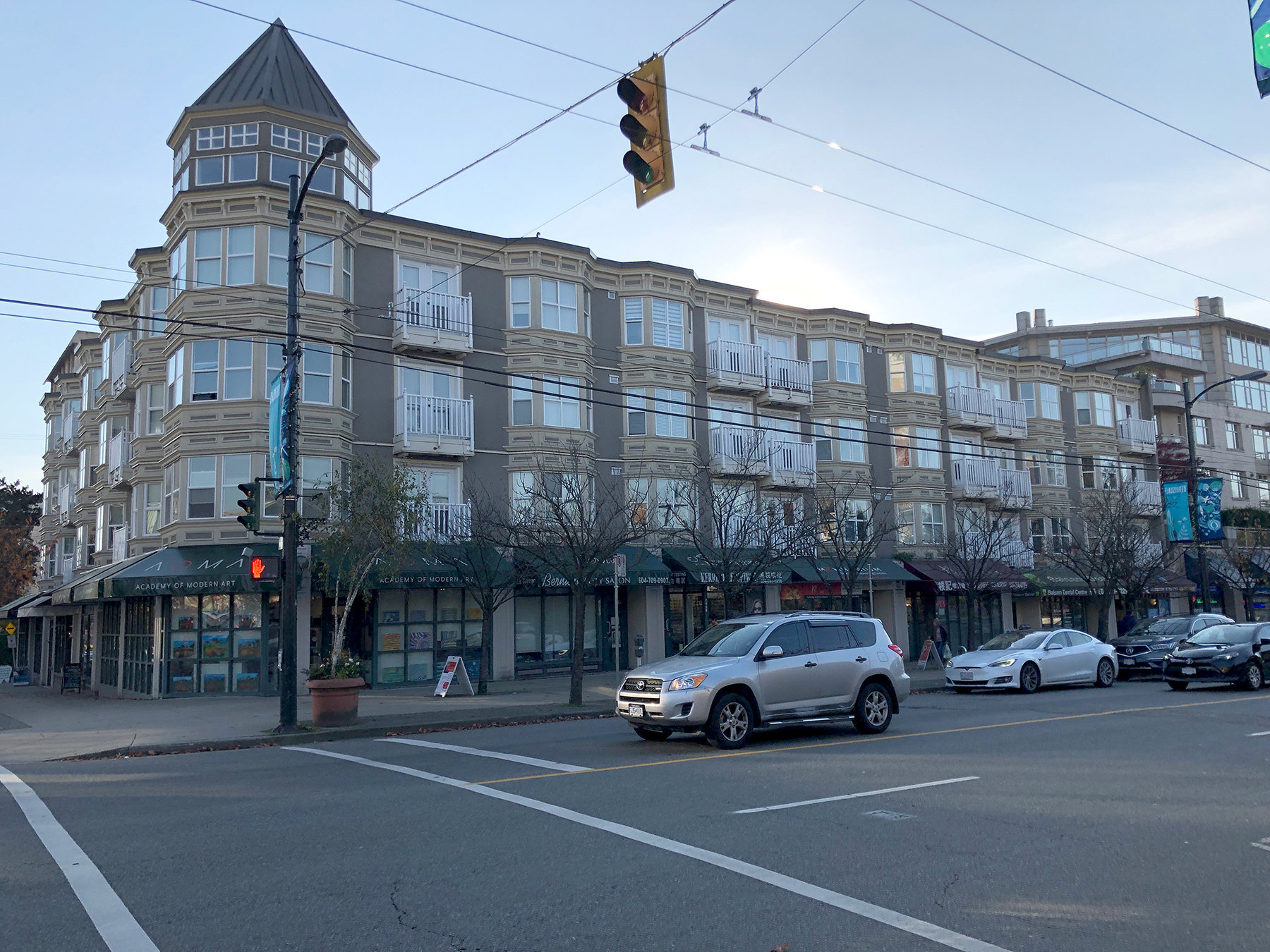 Photo 8 — click to view Kerrisdale Place photo 8