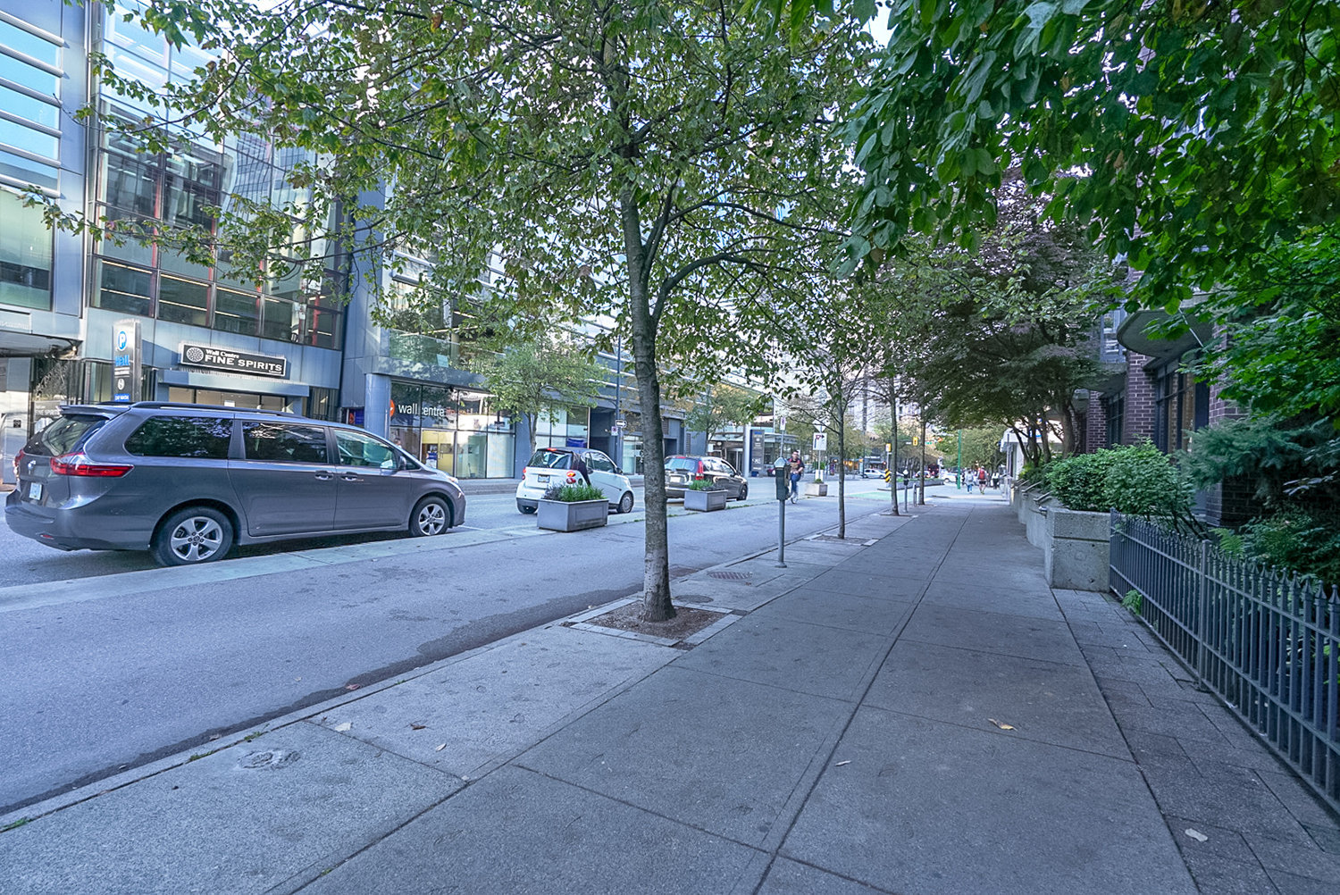 Photo 5 — click to view The Canadian photo 5
