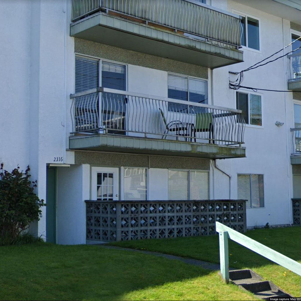 Photo 3 — click to view Yorkdale Villa photo 3