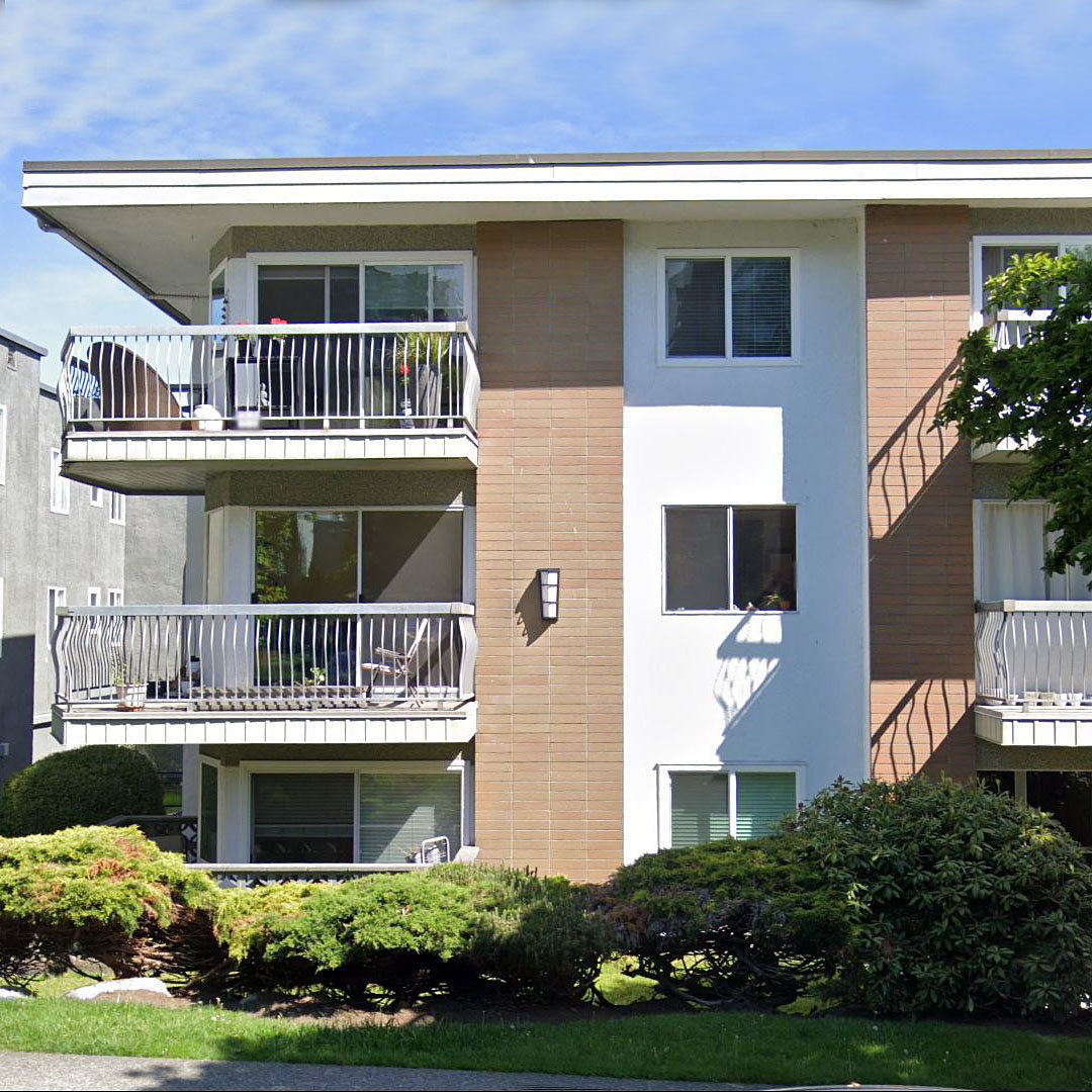 Photo 5 — click to view Yorkdale Villa photo 5