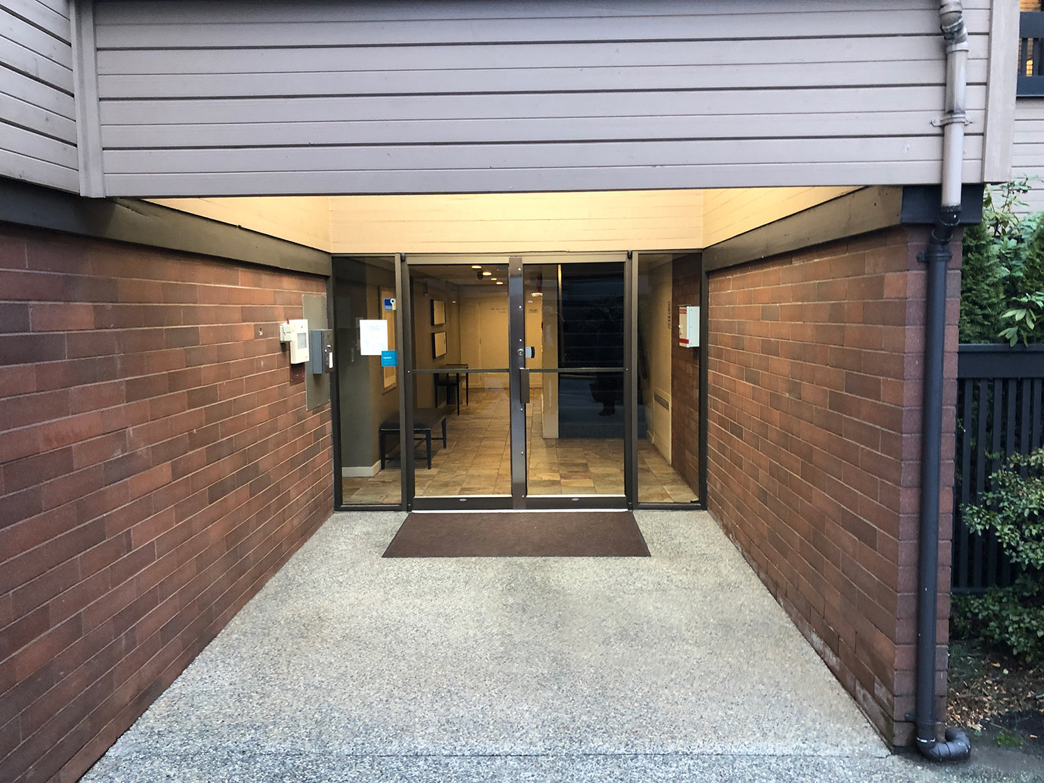 Photo 13 — click to view Langara Court photo 13