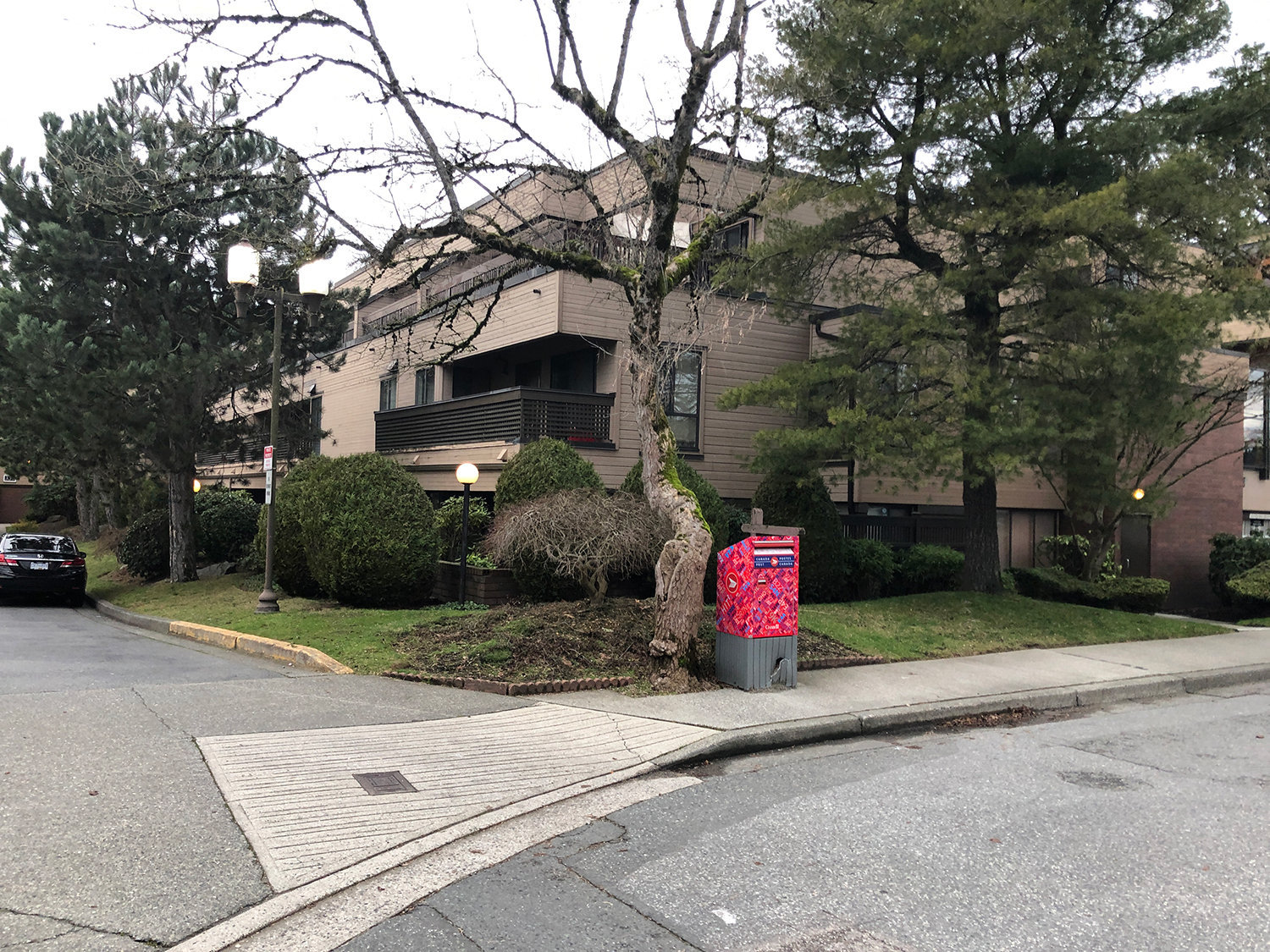 Photo 8 — click to view Langara Court photo 8