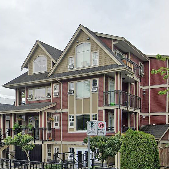 Photo 3 Laureloak photo 3