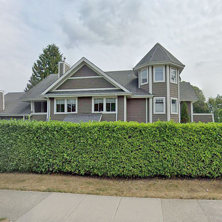 2770 Fraser Street photo 2