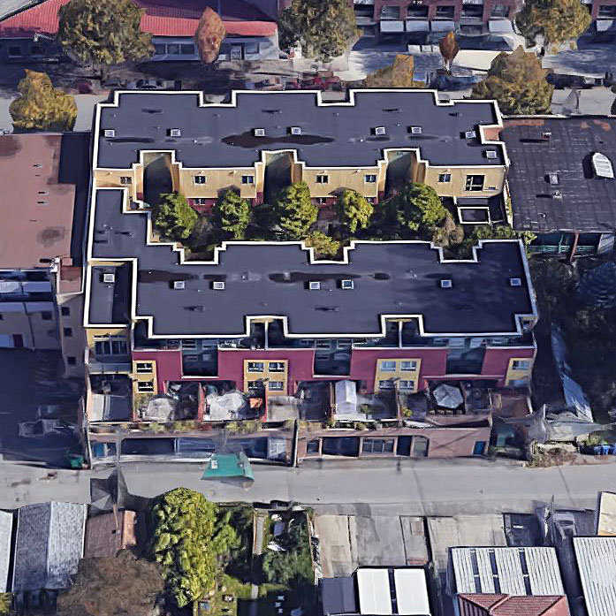 Photo 4 — click to view La Villa photo 4