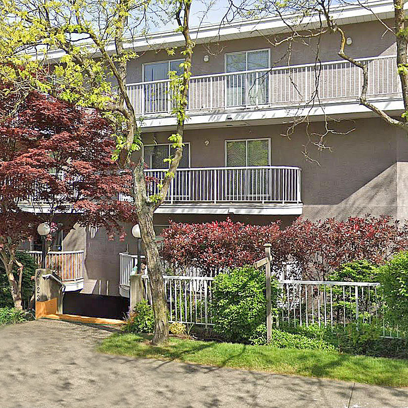 Photo 5 — click to view Leslie Point photo 5
