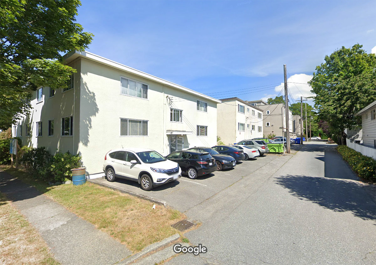 Photo 4 — click to view Chloe in Kerrisdale photo 4
