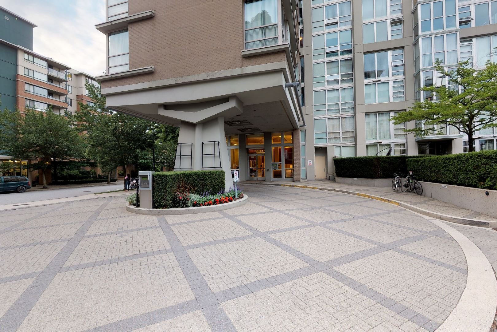 Crestmark I photo 10