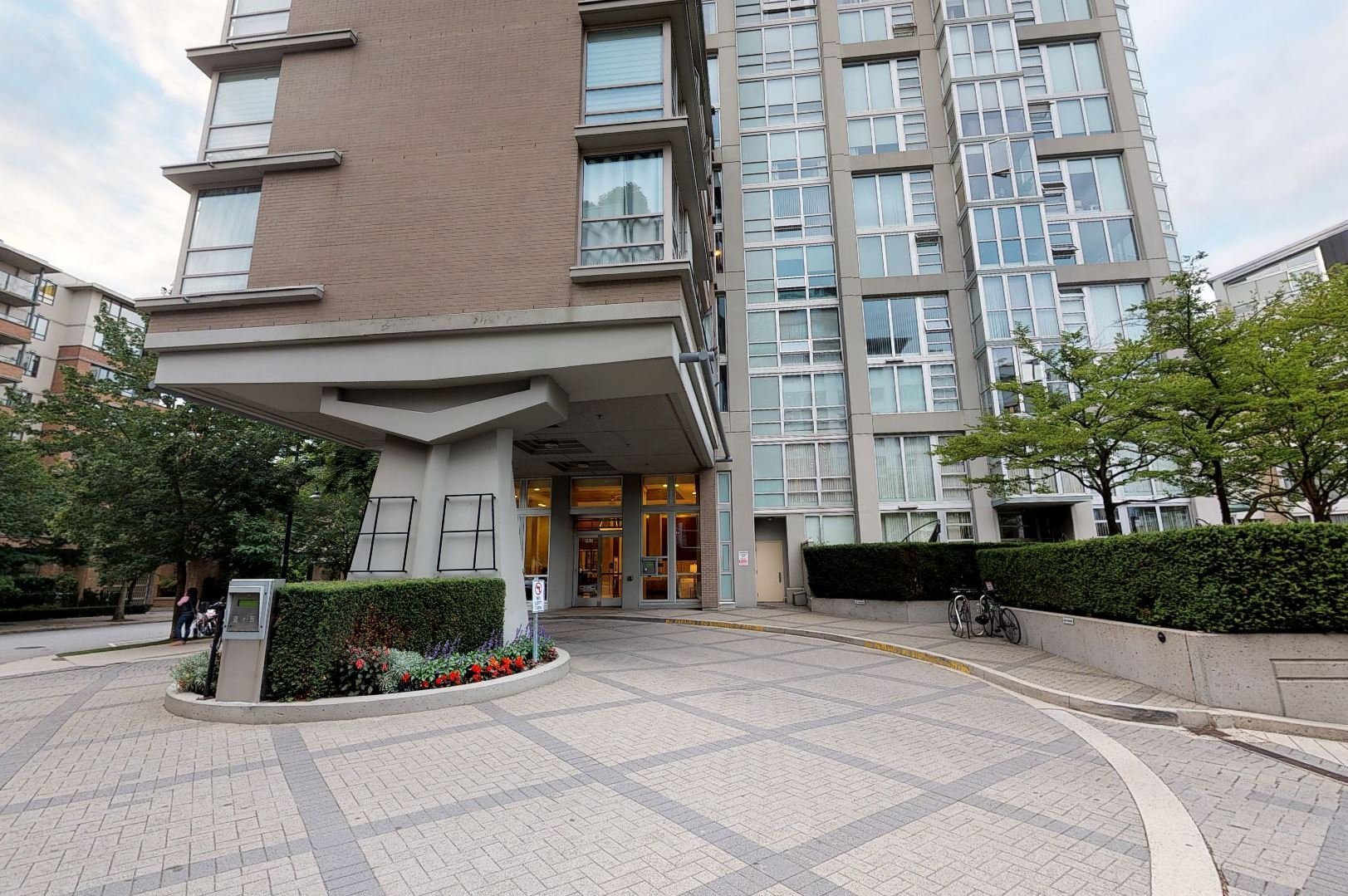 Crestmark I photo 7