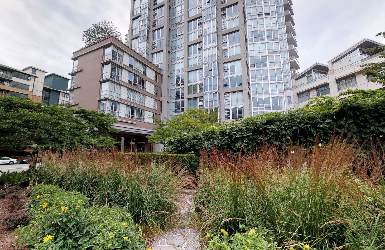 Crestmark I photo 9