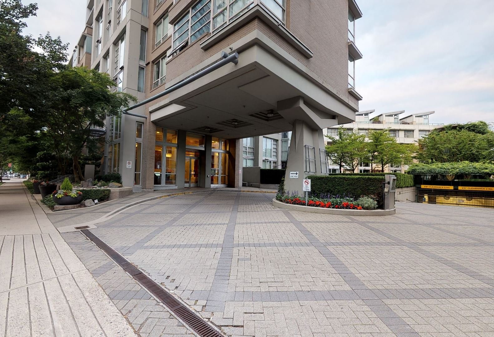 Crestmark I photo 11