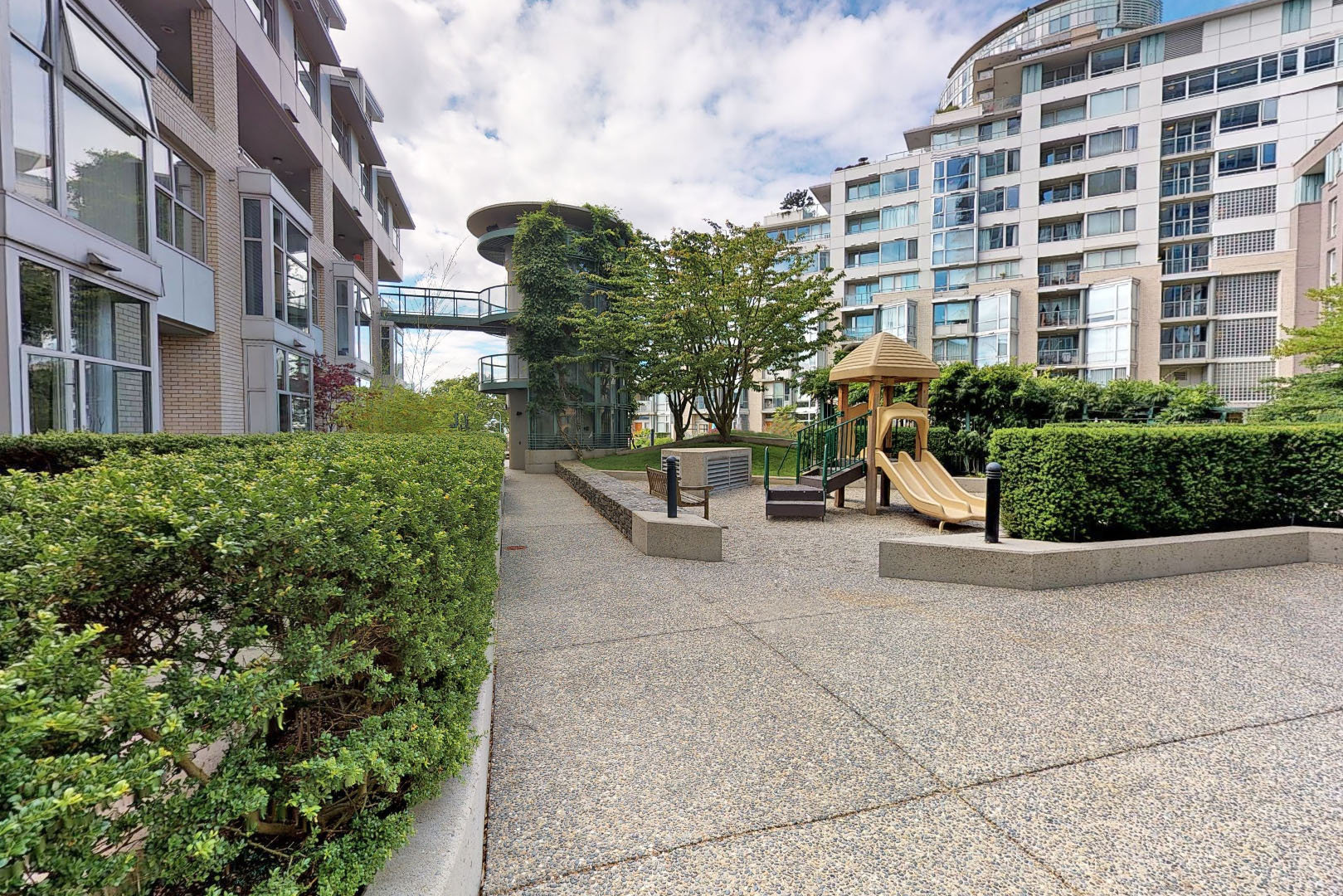 Crestmark II photo 9