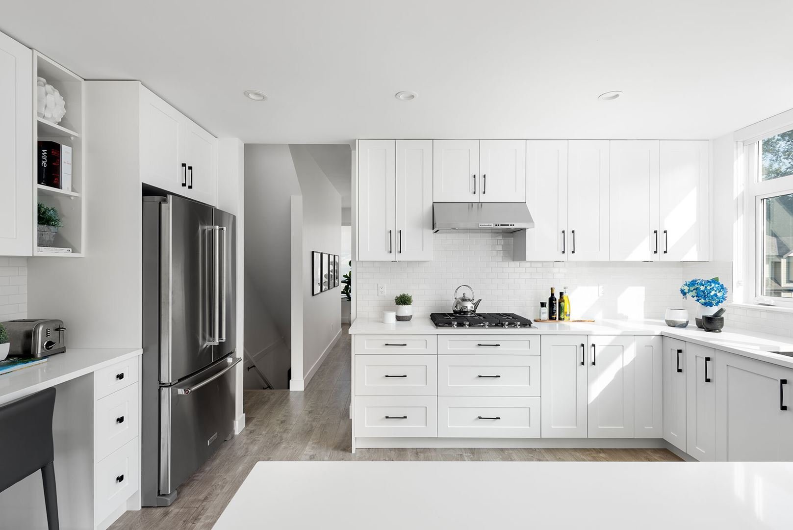 Photo 5 — click to view Smith+Norfolk photo 5