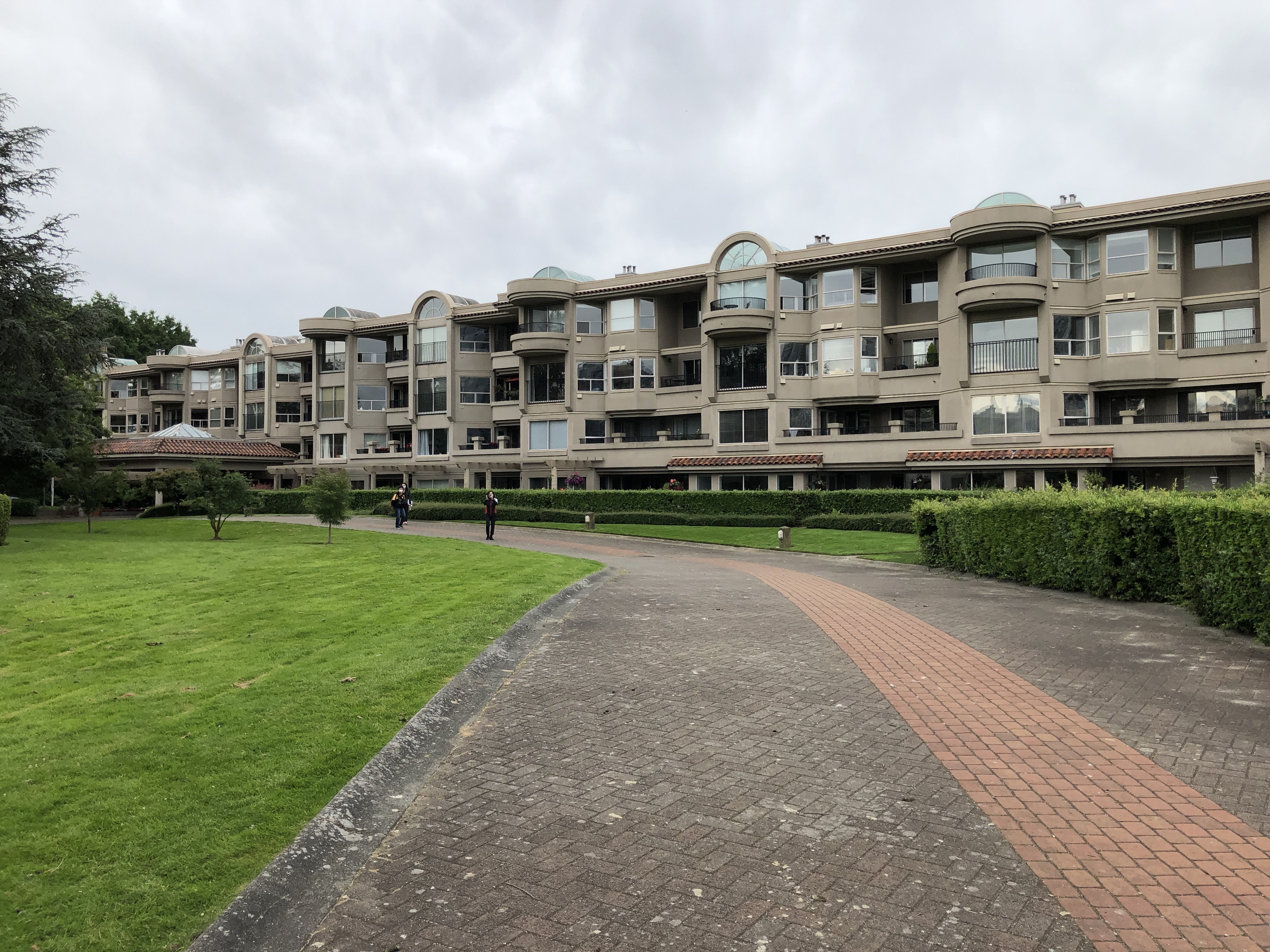 Photo 4 Henley Court photo 4