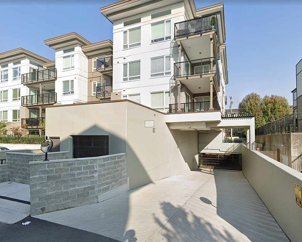 Photo 6 — click to view Parc East photo 6