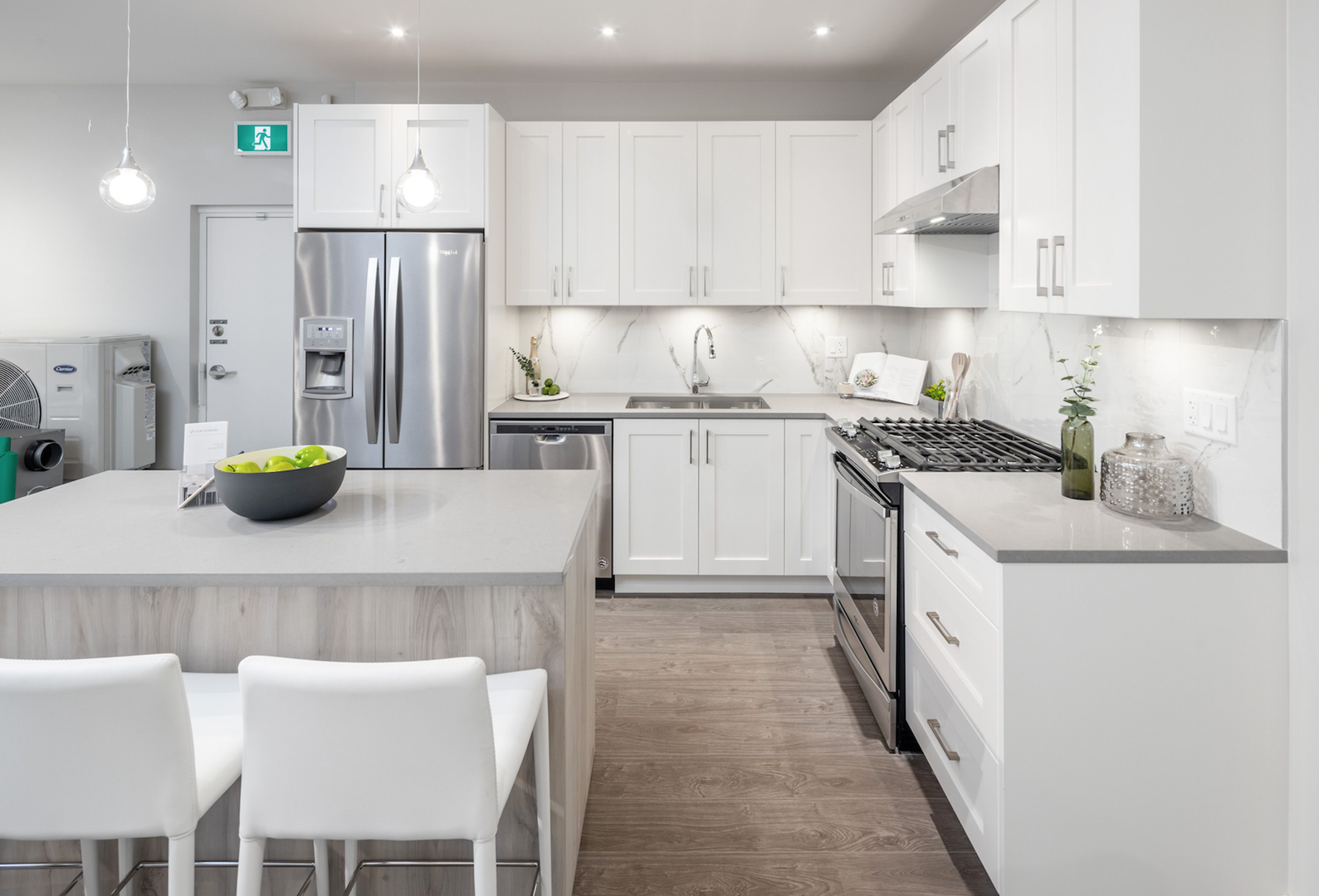 Photo 9 — click to view Highgate Homes photo 9