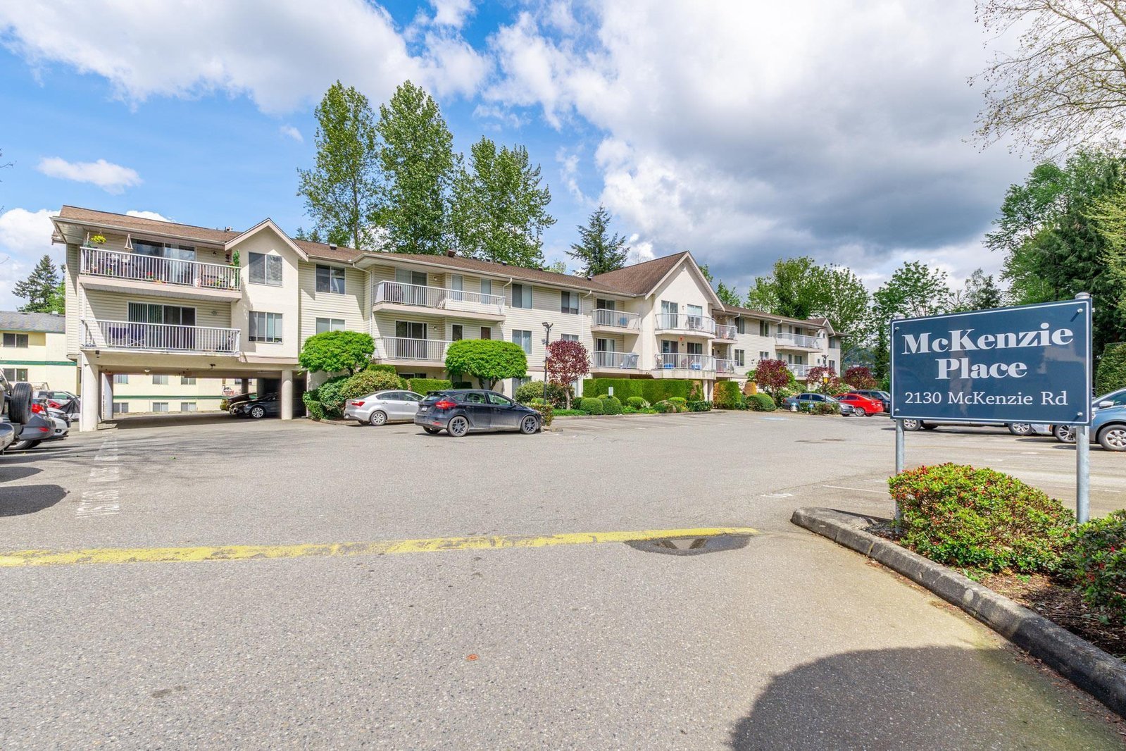 Mckenzie Place photo 2